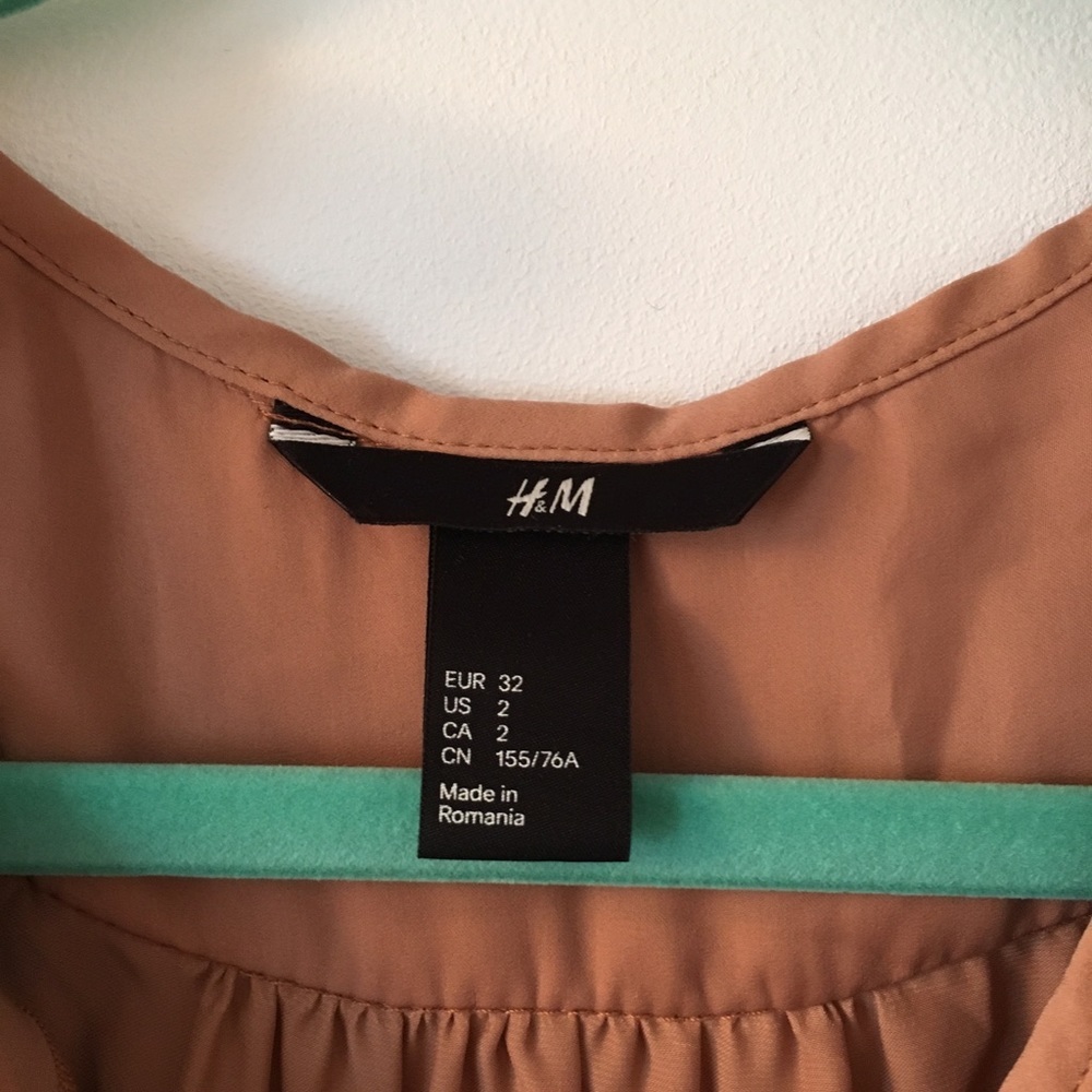 H&M Ruffle Satin Dress - Picture 5 of 5